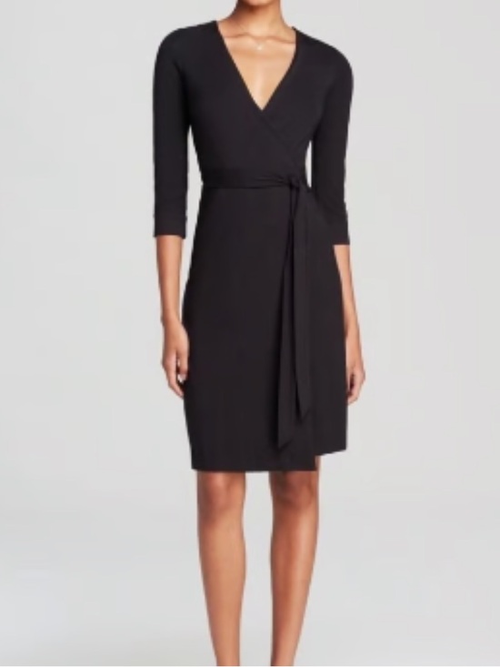 Diane Von Furstenberg Dresses & Skirts - Diane Von Furstenberg Julian Two Black Wrap Dress with Tie Waist Sz 6